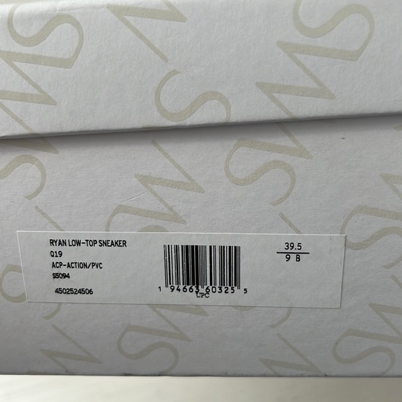 Stuart Weitzman Ryan perforated leather sneakers - Picture 7 of 9